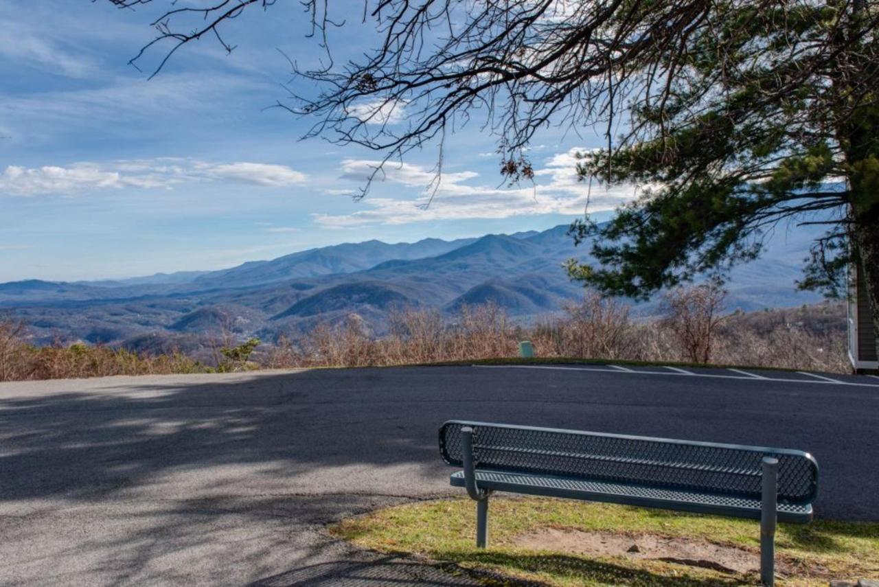 Апартаменты Smoky Mountains Studio With Balcony Гатлинбург Экстерьер фото