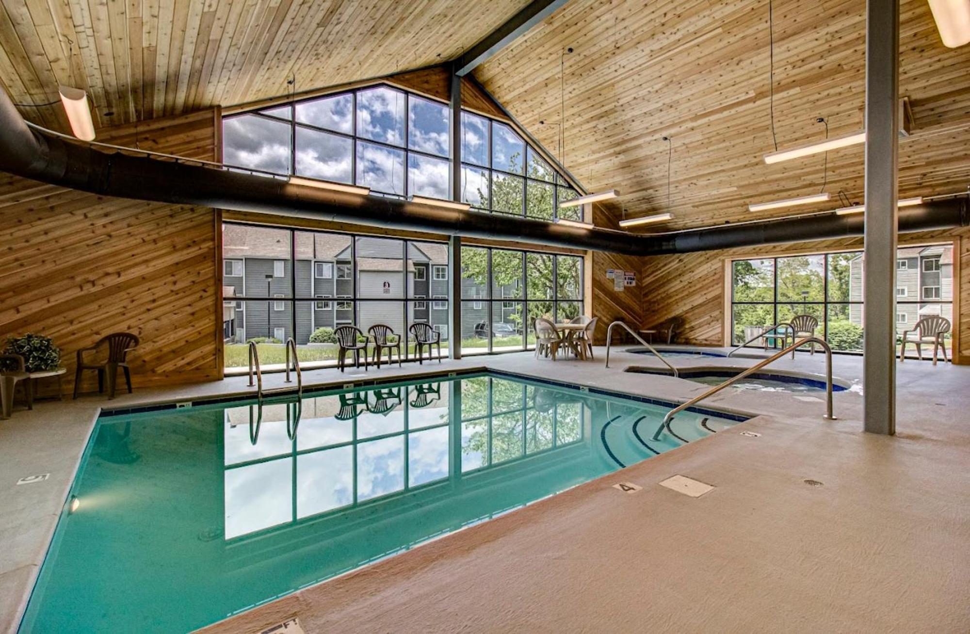 Smoky Mountains Studio With Balcony Гатлинбург Экстерьер фото